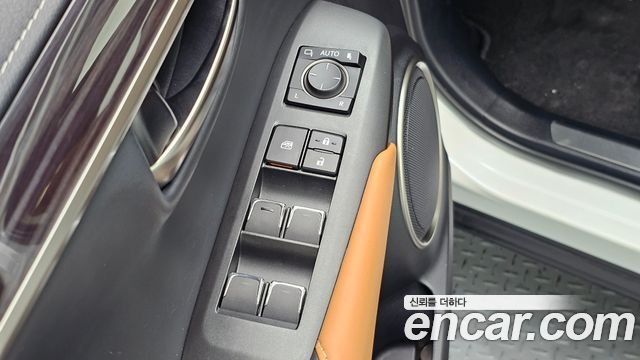 Lexus NX 2019 — photo 24