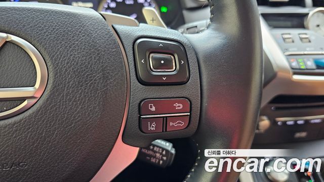 Lexus NX 2019 — photo 28