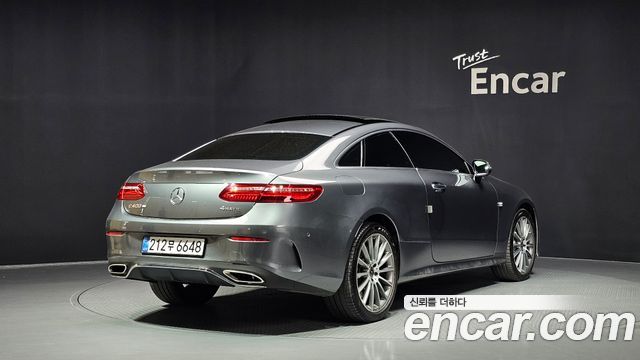 Mercedes-Benz E-Class 2017 — photo 2