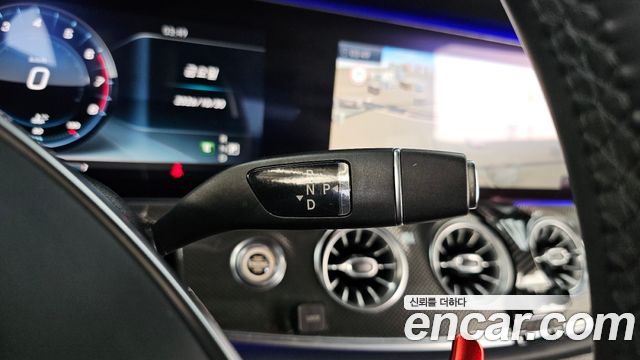 Mercedes-Benz E-Class 2017 — photo 12