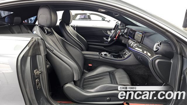 Mercedes-Benz E-Class 2017 — photo 17