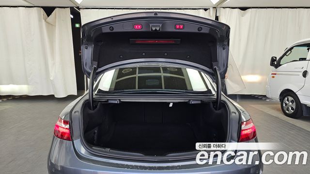 Mercedes-Benz E-Class 2017 — photo 26