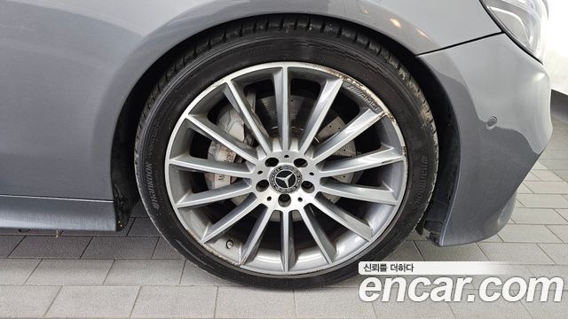 Mercedes-Benz E-Class 2017 — photo 7