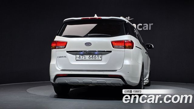 Kia Canival 2015 — photo 4