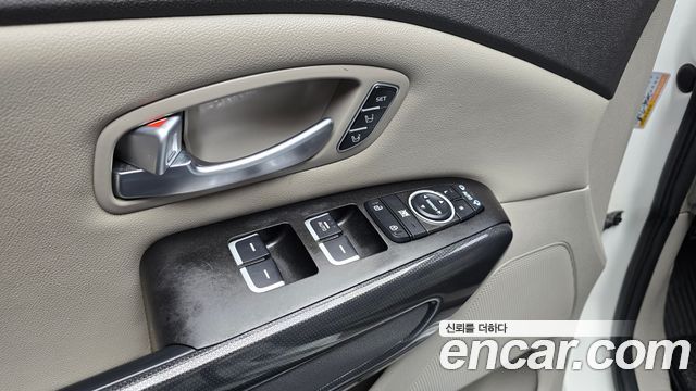 Kia Canival 2015 — photo 17