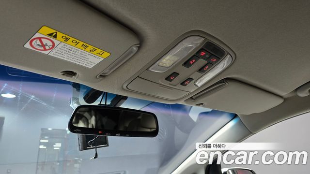 Kia Canival 2015 — photo 18