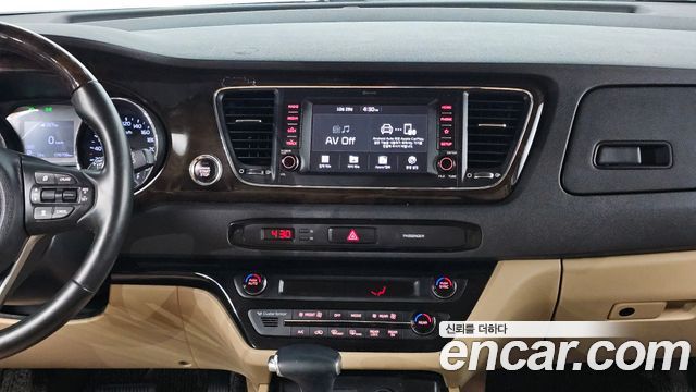 Kia Canival 2019 — photo 20