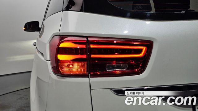 Kia Canival 2019 — photo 9