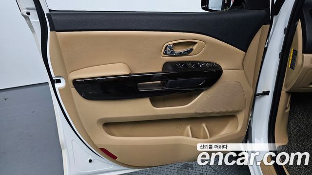 Kia Canival 2019 — photo 14