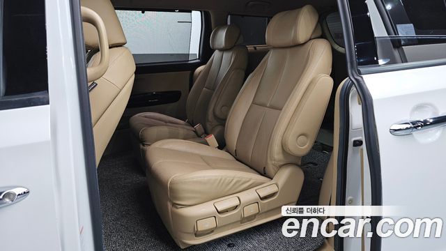 Kia Canival 2019 — photo 16