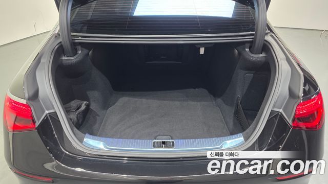Mercedes-Benz S-Class 2022 — photo 20