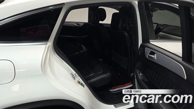 Mercedes-Benz GLE-Class 2017 — photo 18