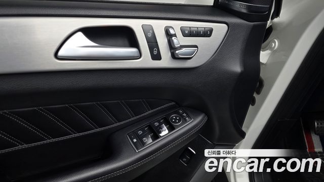 Mercedes-Benz GLE-Class 2017 — photo 23