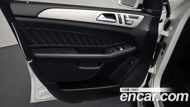 Mercedes-Benz GLE-Class 2017 — photo 14
