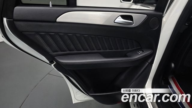 Mercedes-Benz GLE-Class 2017 — photo 15