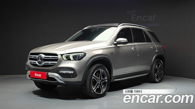 Mercedes-Benz GLE-Class 2021 — photo 1