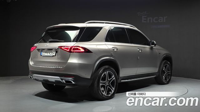 Mercedes-Benz GLE-Class 2021 — photo 2