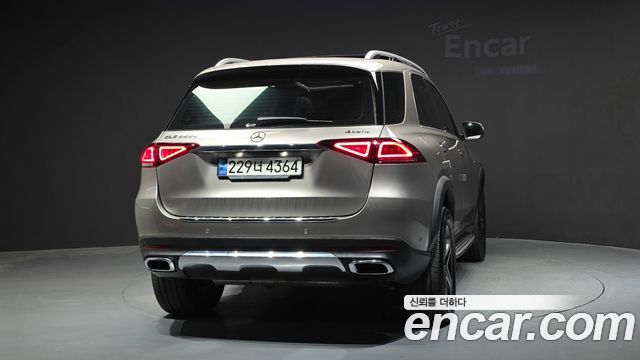 Mercedes-Benz GLE-Class 2021 — photo 4