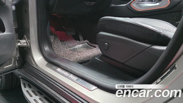 Mercedes-Benz GLE-Class 2021 — photo 19