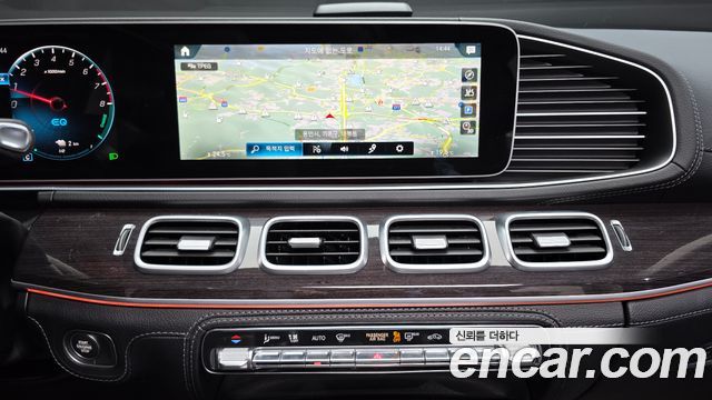 Mercedes-Benz GLE-Class 2021 — photo 20