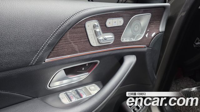Mercedes-Benz GLE-Class 2021 — photo 26