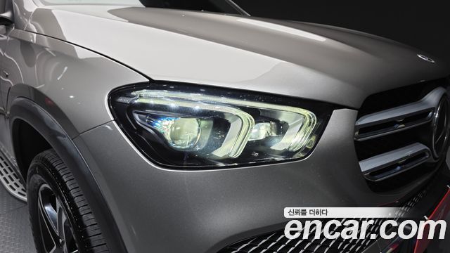 Mercedes-Benz GLE-Class 2021 — photo 8