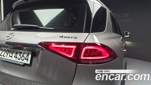 Mercedes-Benz GLE-Class 2021 — photo 9