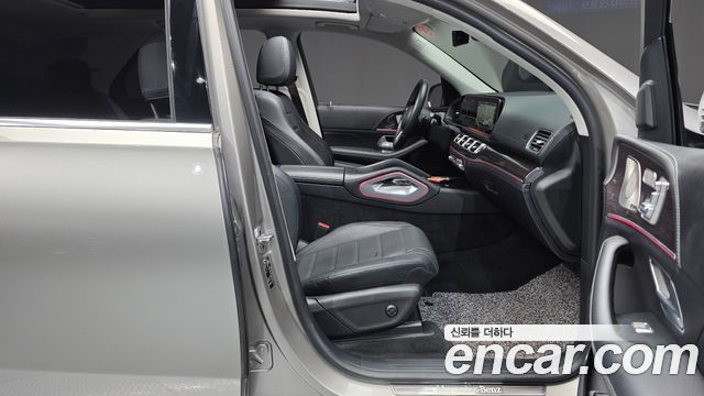 Mercedes-Benz GLE-Class 2021 — photo 16