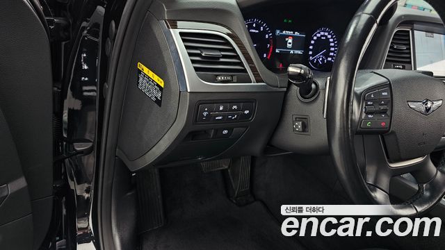 Genesis G80 2019 — photo 23