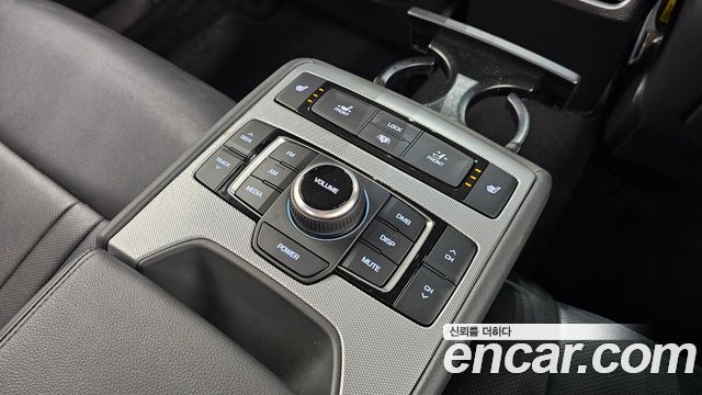 Genesis G80 2019 — photo 24