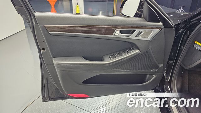 Genesis G80 2019 — photo 14