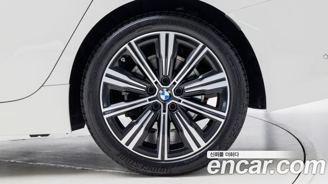 BMW 3-Series 2026 — photo 5