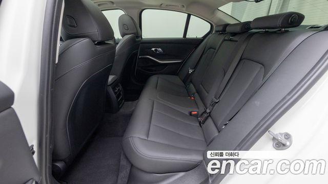 BMW 3-Series 2026 — photo 11