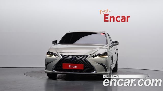 Lexus ES 2020 — photo 3