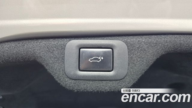 Lexus ES 2020 — photo 23