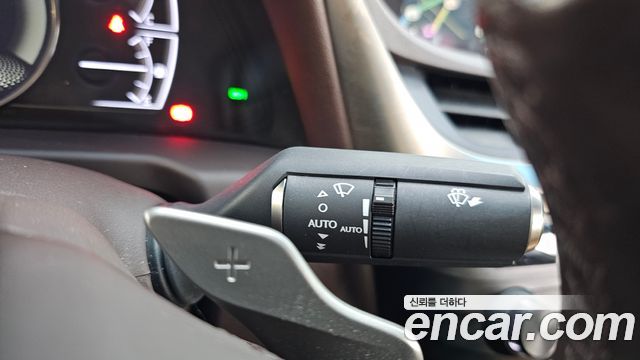 Lexus ES 2020 — photo 29
