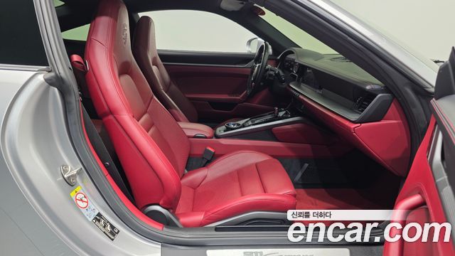 Porsche 911 2021 — photo 11