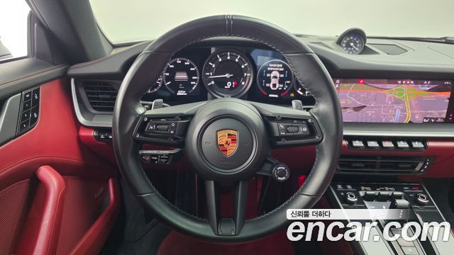 Porsche 911 2021 — photo 13