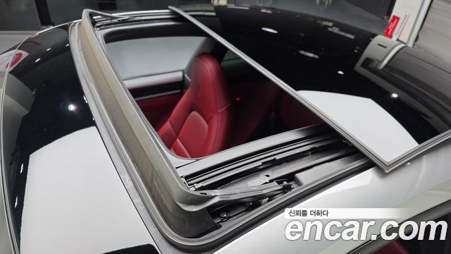 Porsche 911 2021 — photo 19