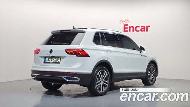 Volkswagen Tiguan 2022 — photo 2