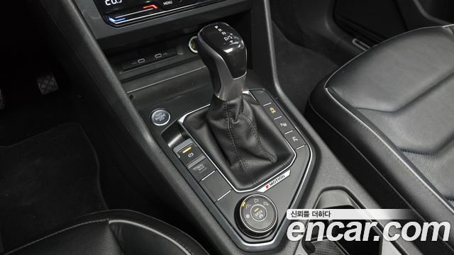 Volkswagen Tiguan 2022 — photo 12
