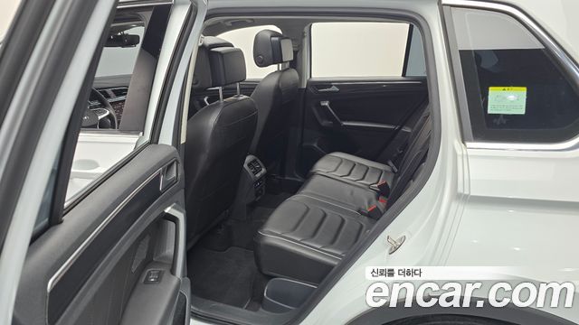 Volkswagen Tiguan 2022 — photo 17