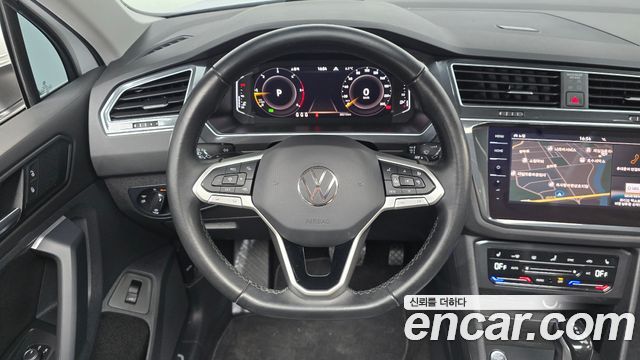 Volkswagen Tiguan 2022 — photo 19