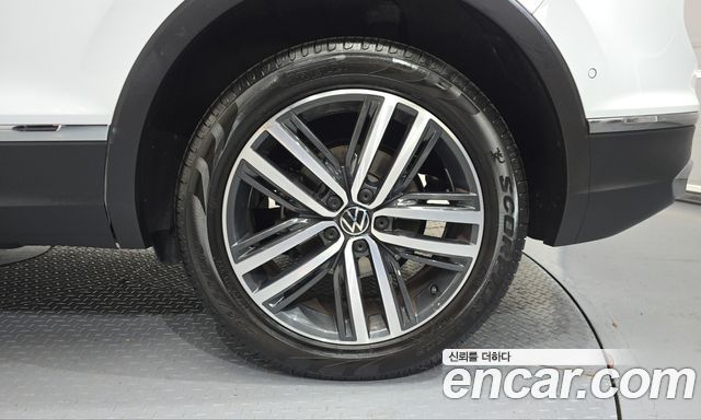 Volkswagen Tiguan 2022 — photo 7