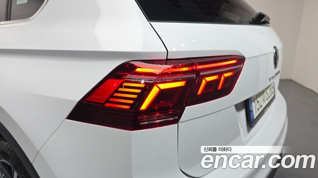 Volkswagen Tiguan 2022 — photo 9