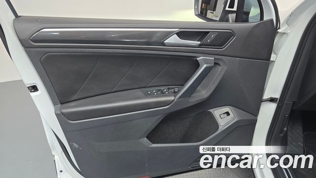 Volkswagen Tiguan 2022 — photo 14