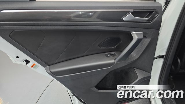 Volkswagen Tiguan 2022 — photo 15