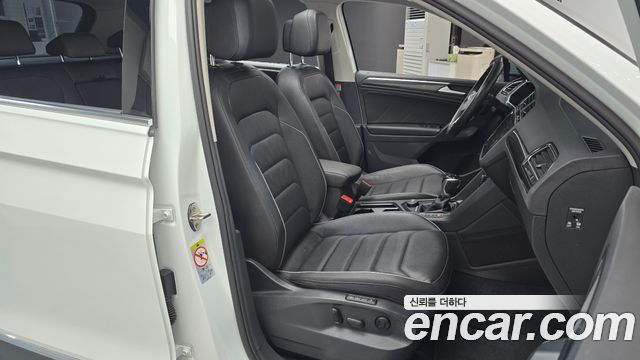 Volkswagen Tiguan 2022 — photo 16