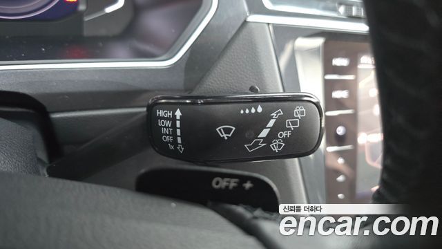 Volkswagen Tiguan 2022 — photo 27