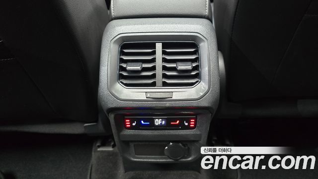 Volkswagen Tiguan 2022 — photo 31